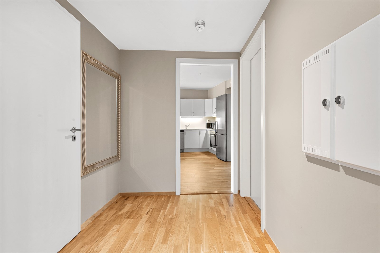 Romslig inngangsparti. Galleribilde