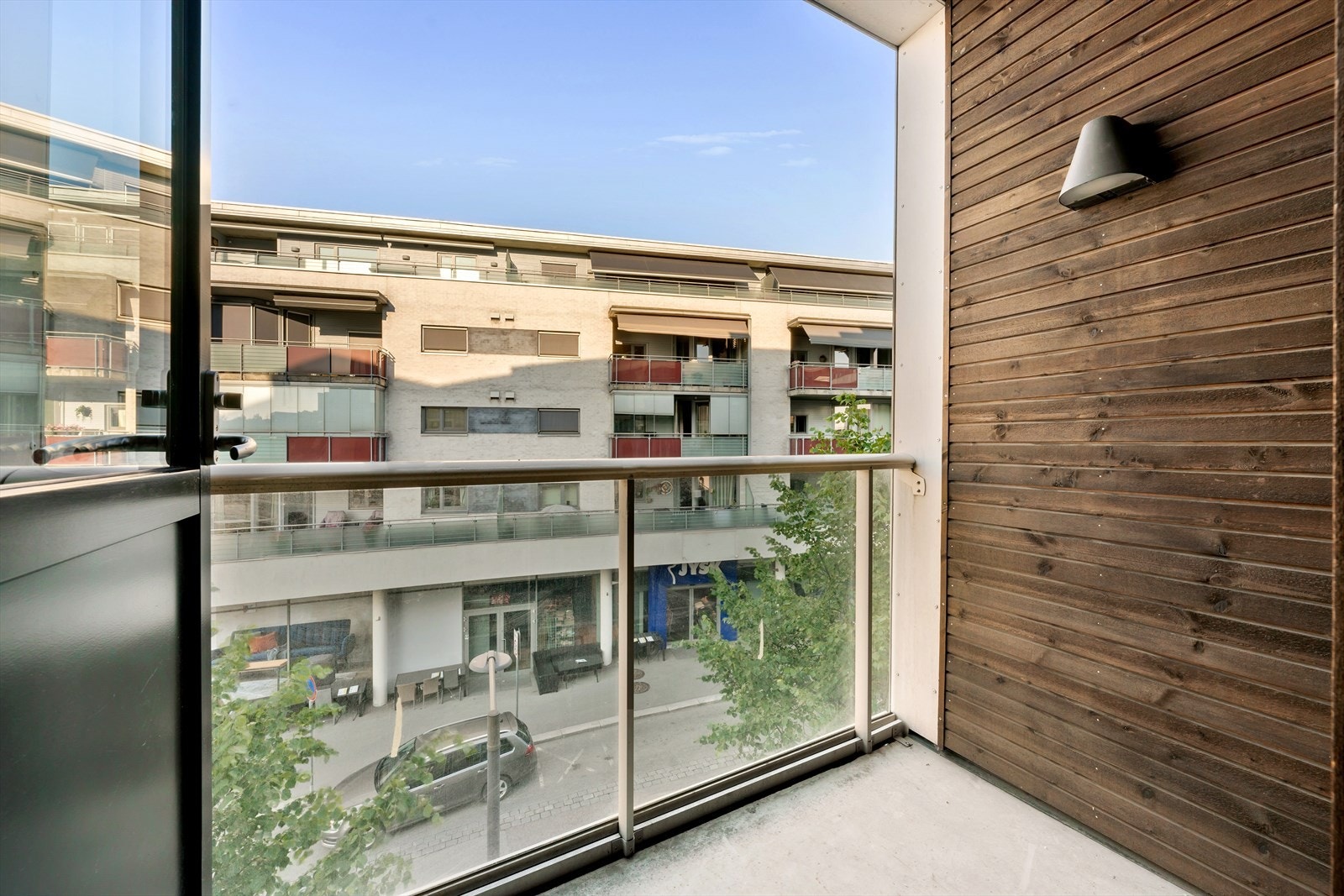 Balkong med utgang fra soverom 1. Galleribilde