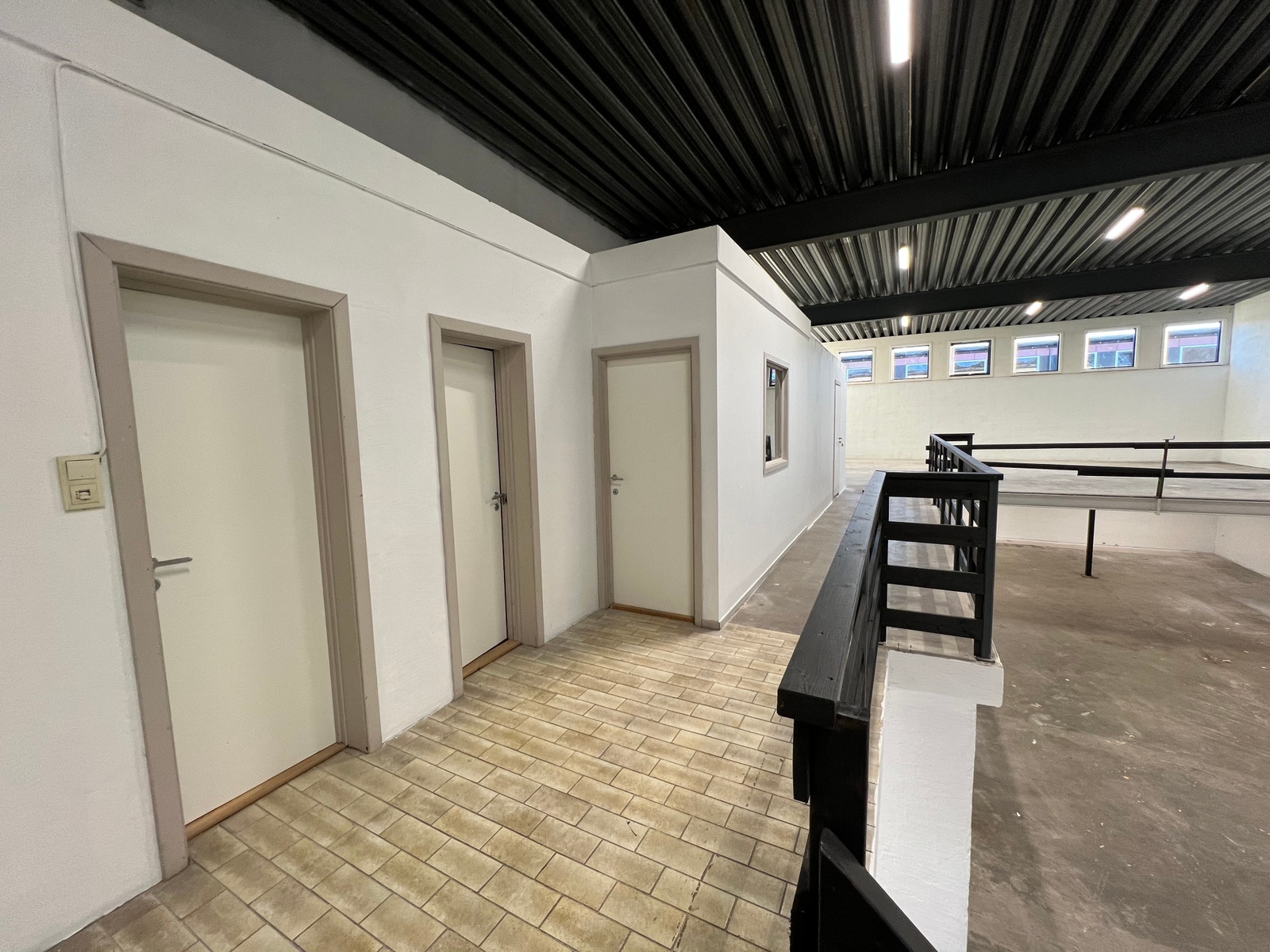 Messaning hall B, med toaletter, dusj og kjøkken Galleribilde