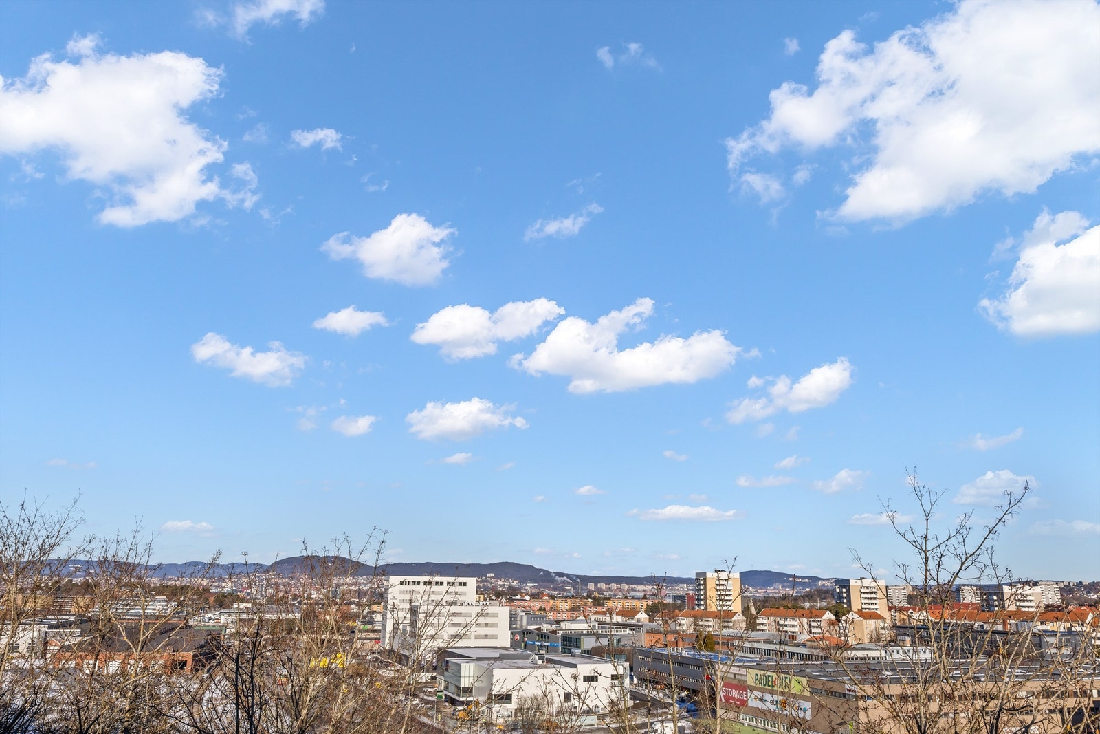 Utsikt fra kjøkkenvindu Galleribilde