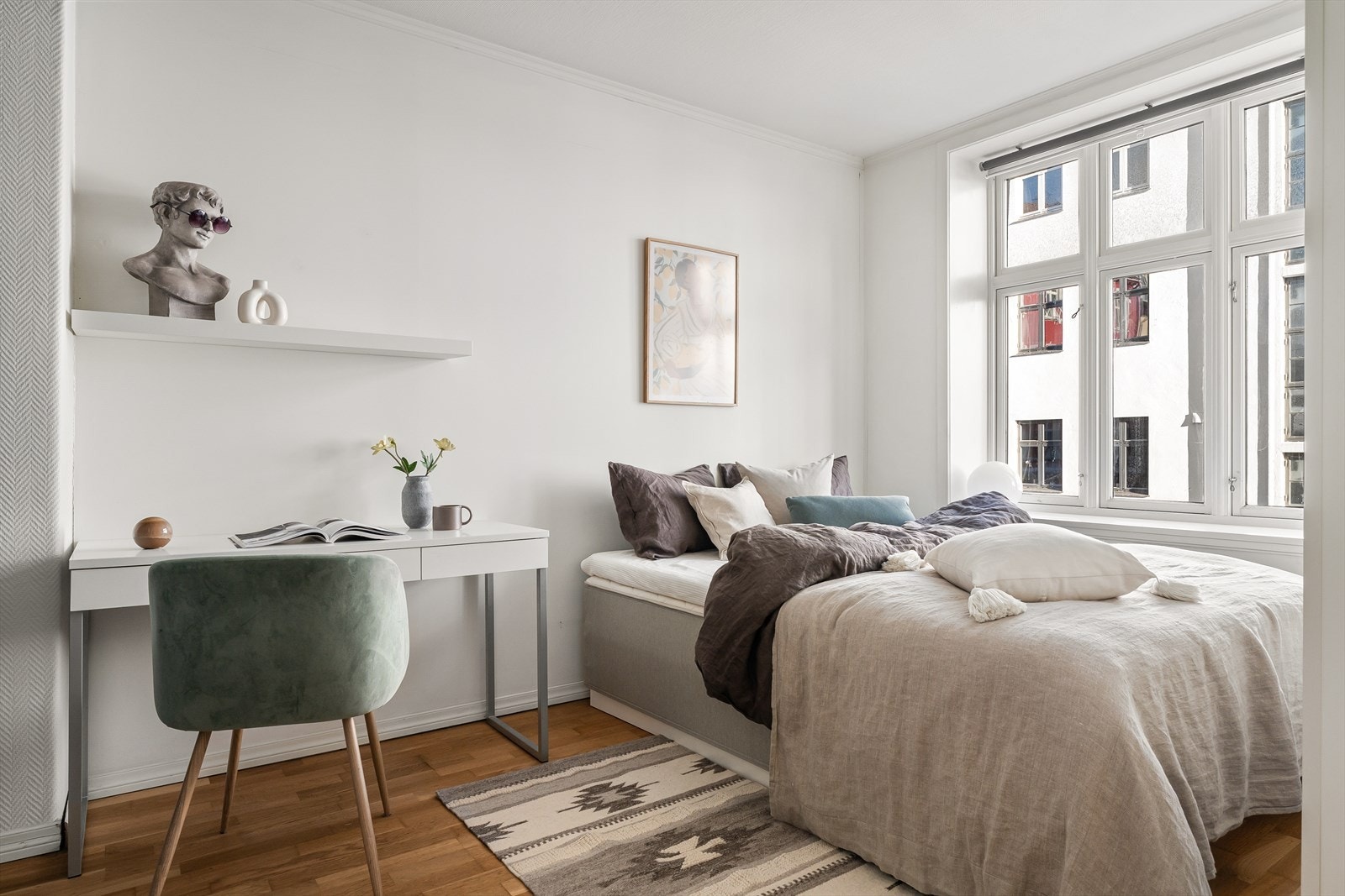 Leiligheten inneholder to lyse og trivelige soverom av god størrelse. Galleribilde