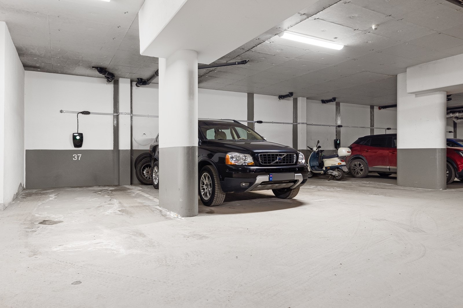 NB - Parkeringsplassen medfølger IKKE, men selger eier parkeringsplass nr. 37 som kan vurderes solgt sammen med leiligheten. Kontakt megler for mer informasjon. Galleribilde