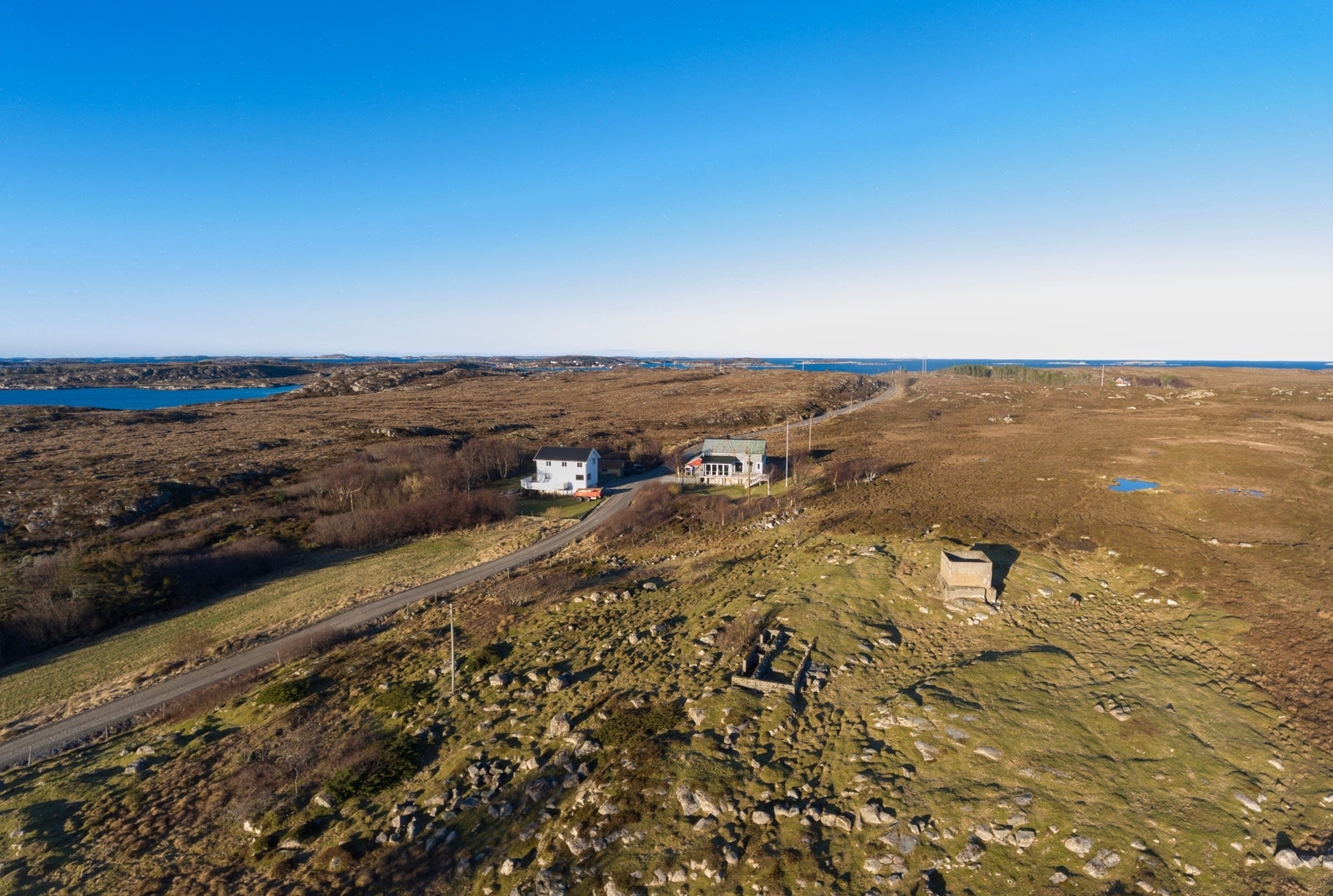 De nærmeste naboene ligger et par hundre meter unna Galleribilde