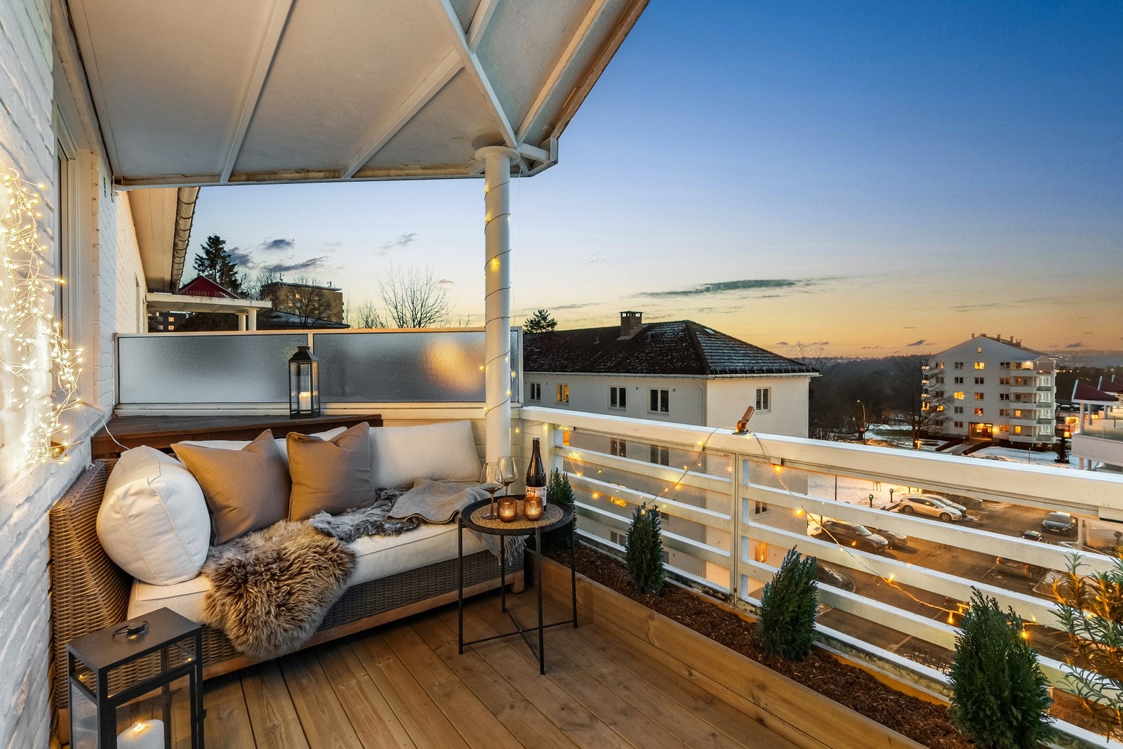 De varme sommerkveldene kan nytes på balkongen. Galleribilde