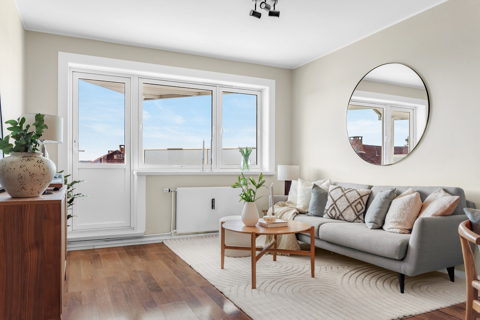 De gode vindusflatene slipper inn rikelig med naturlig lys og gir en god romfølelse. Galleribilde