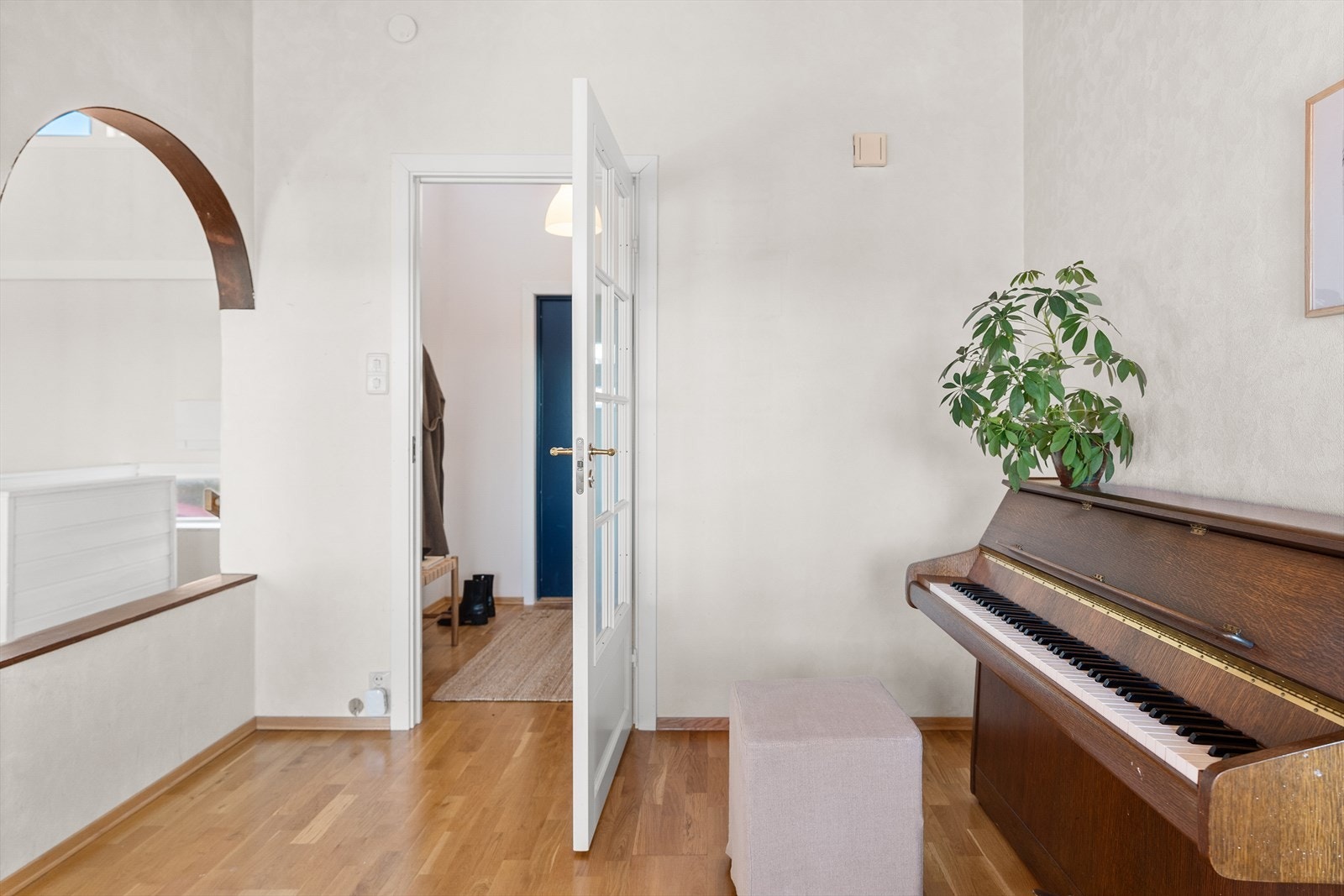 Spisestue del av stuen er på 9,4m² Galleribilde