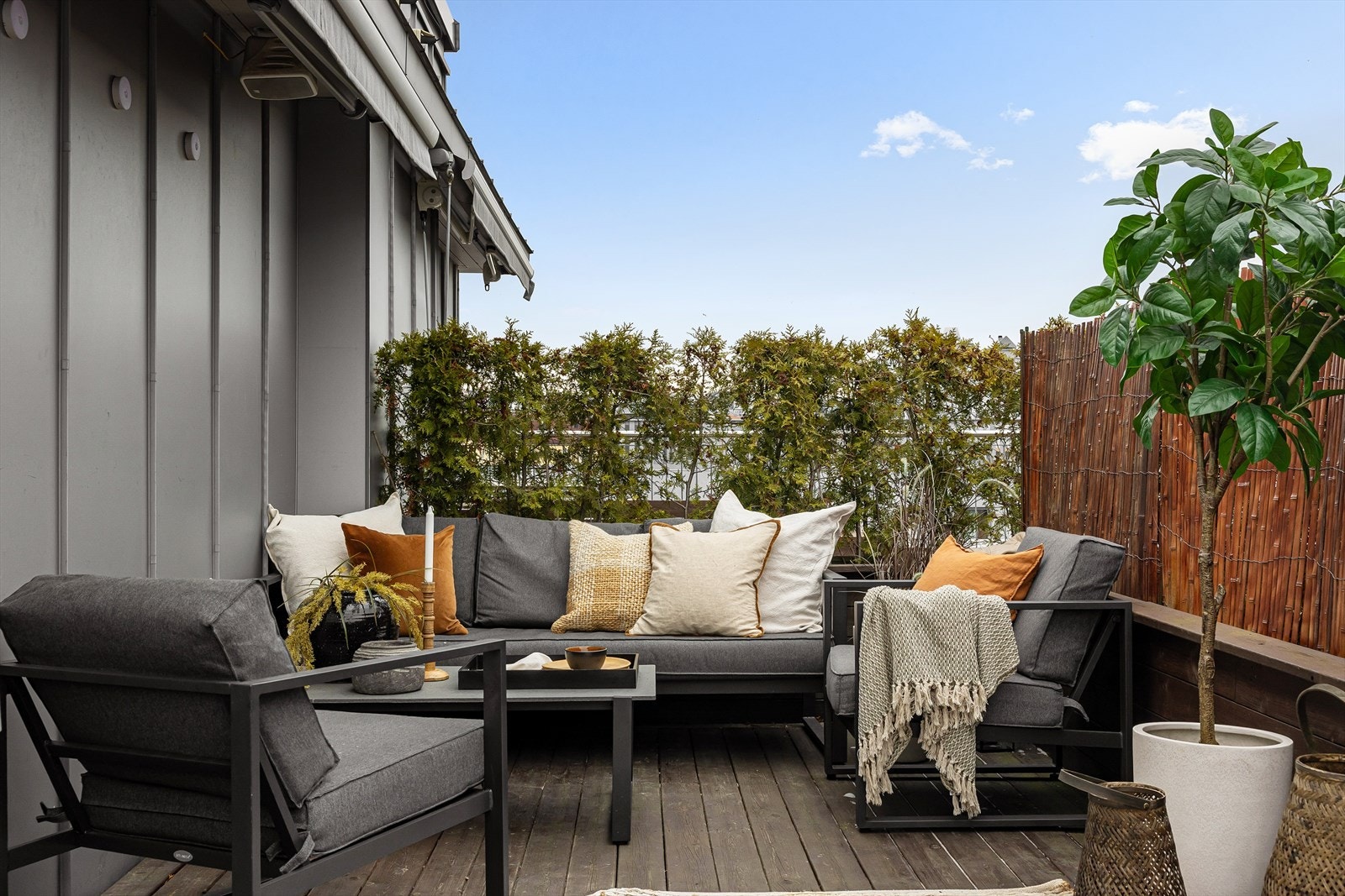 Ny markise fra 2024 installert av Kjells markiser. Galleribilde