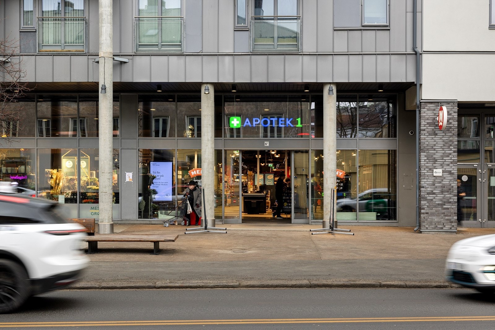 I Ringnes Park bygget har du Meny, Mestergrønn, Apotek, frisør, Jernia, og bakeri rett utenfor leiligheten! Galleribilde