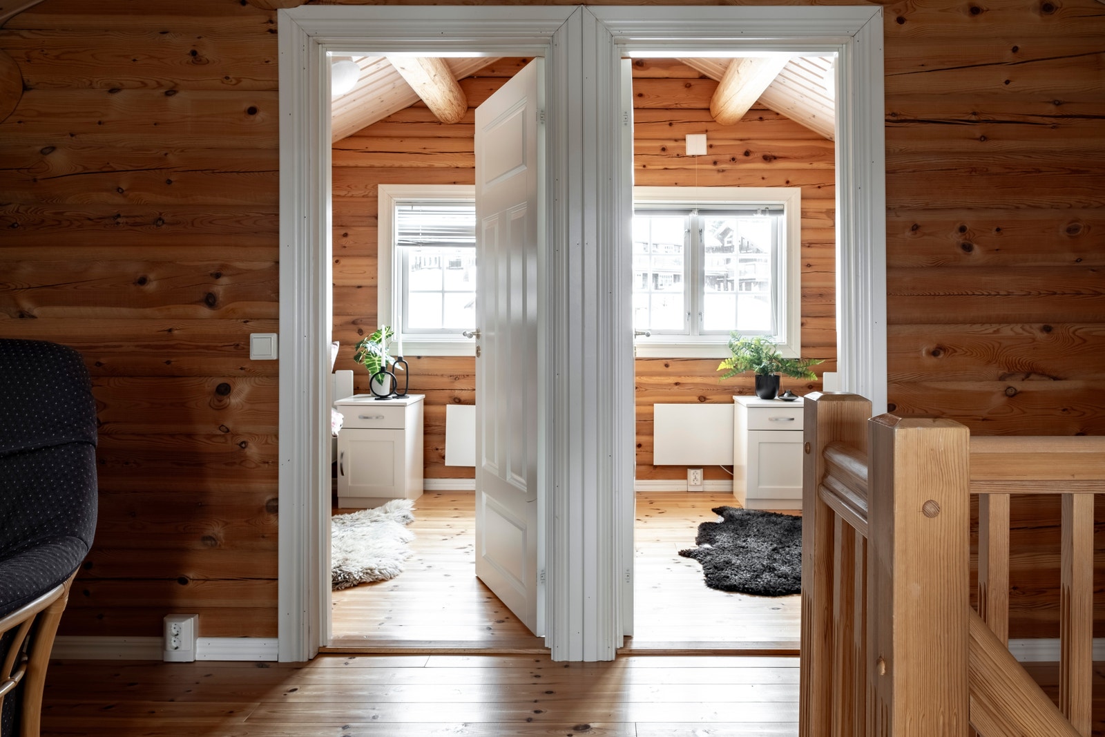 Vy mot båda sovrummen på loftplan Galleribilde