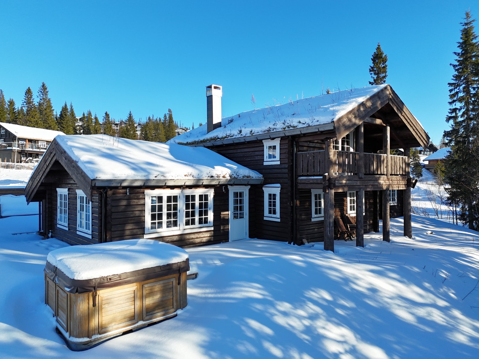 Timmerstuga med fint läge i Björnen Galleribilde