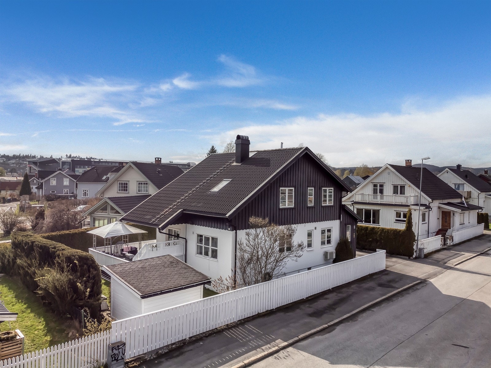 Innholdsrik enebolig -Meget sentralt på Falkum Galleribilde