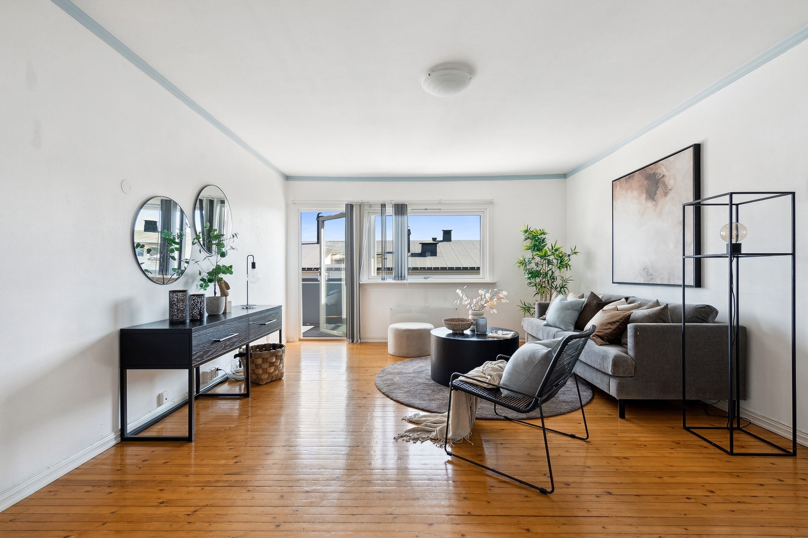 Leiligheten har originale tregulv og god takhøyde. Galleribilde