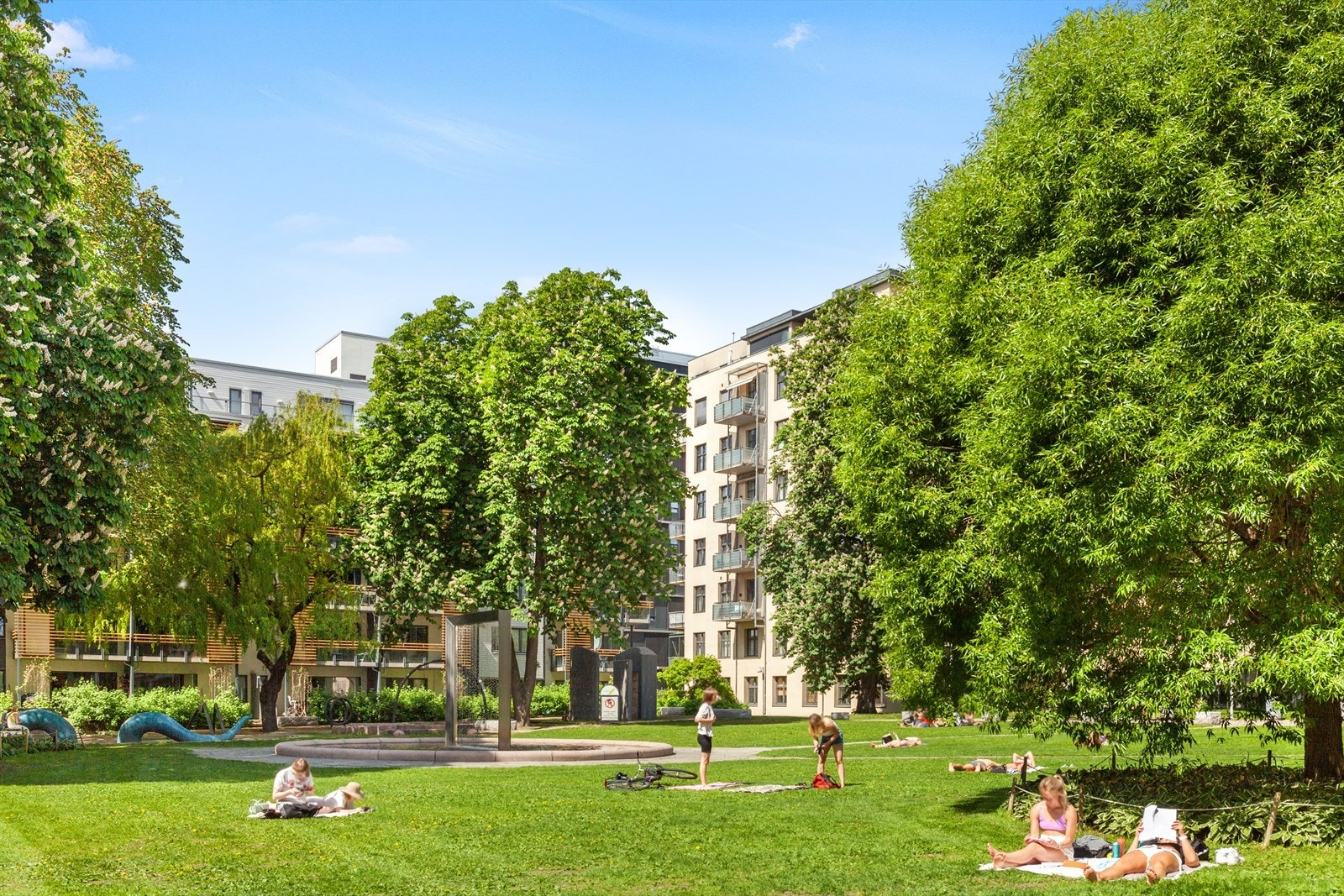 Pilestredet Park har frodige og parkmessige fellesarealer. Galleribilde