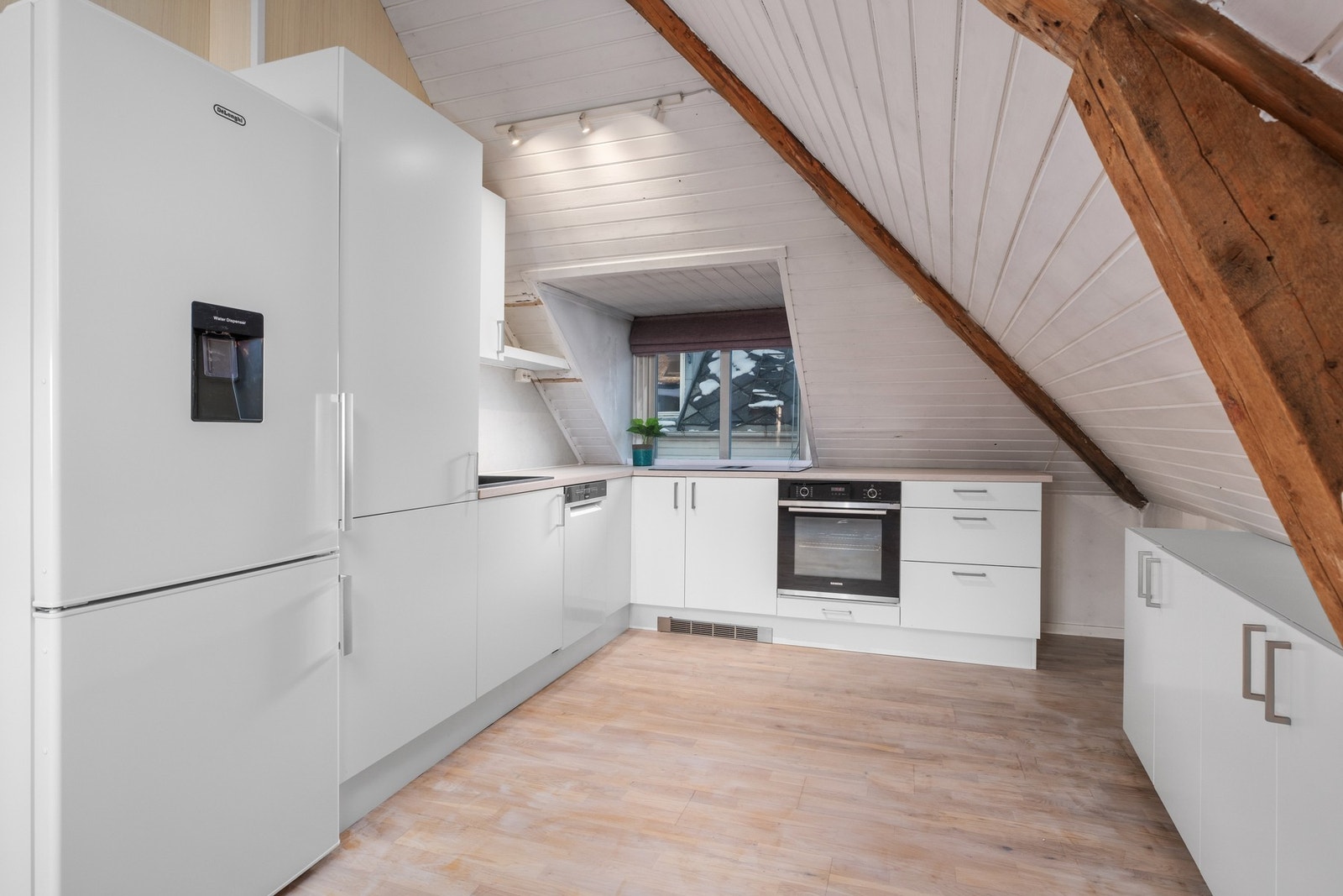 Kjøkkenet fremstår tidsriktig. Galleribilde