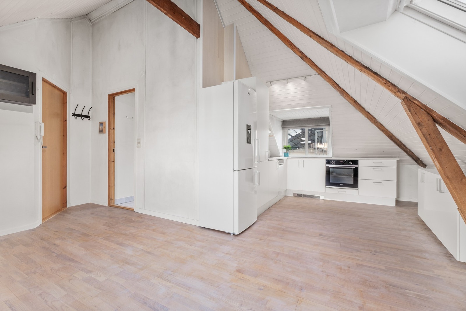 Eiendomsmegler1 v/Stian Konstad har gleden av å presentere Weidemanns vei 7 B! (Foto: Interiørfoto, Haukdal) Galleribilde