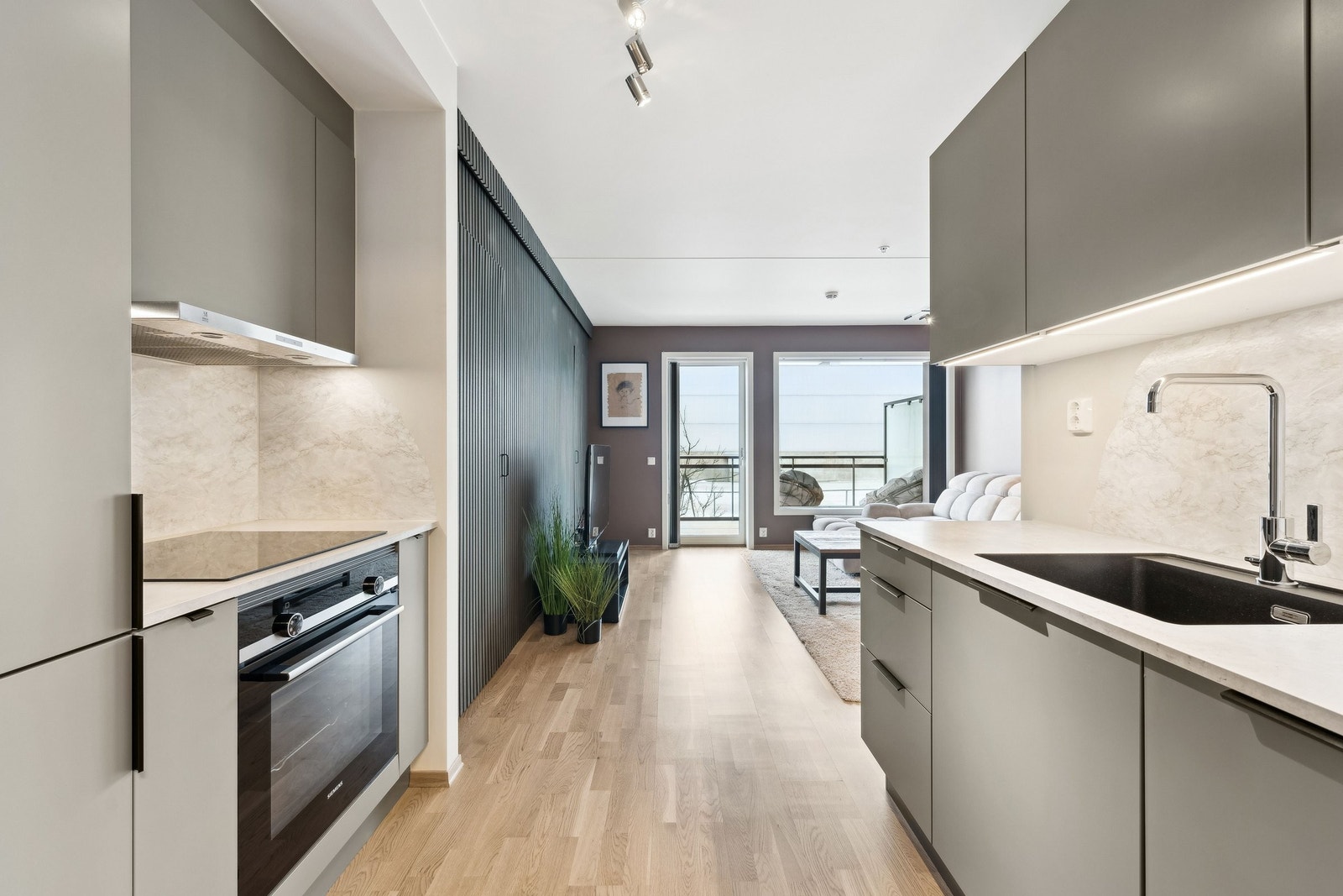 Kjøkkenet og stua Galleribilde