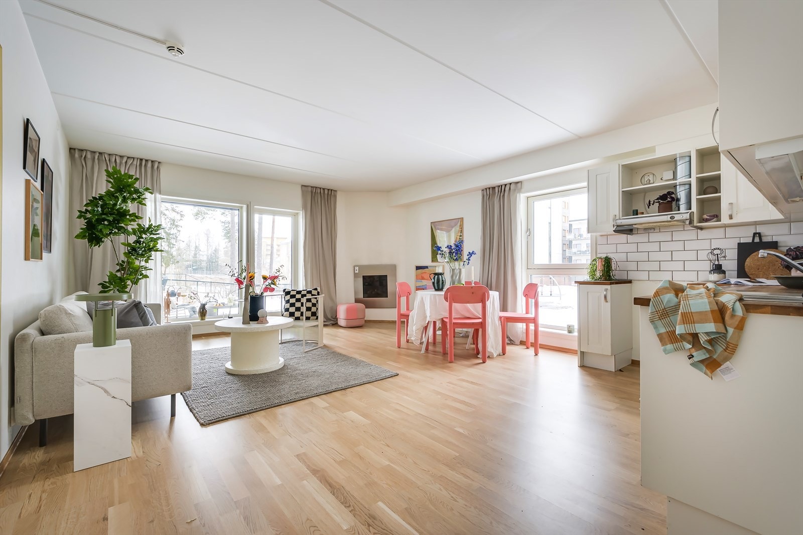 Velkommen til Helga Vaneks vei 7! En lys, gjennomgående og sosial bolig fra 2016. Galleribilde