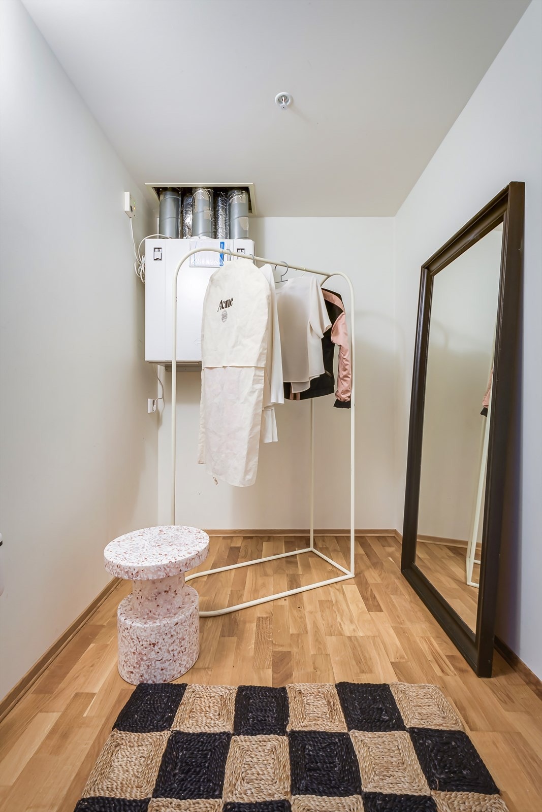 Praktisk innvendig bod. Her er det gode oppbevaringsmuligheter! Galleribilde