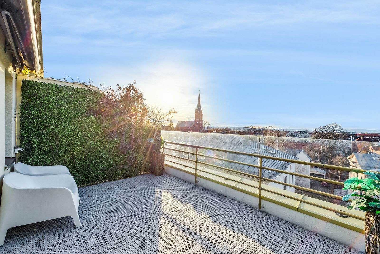Takterrassen har sol hele dagen. Galleribilde