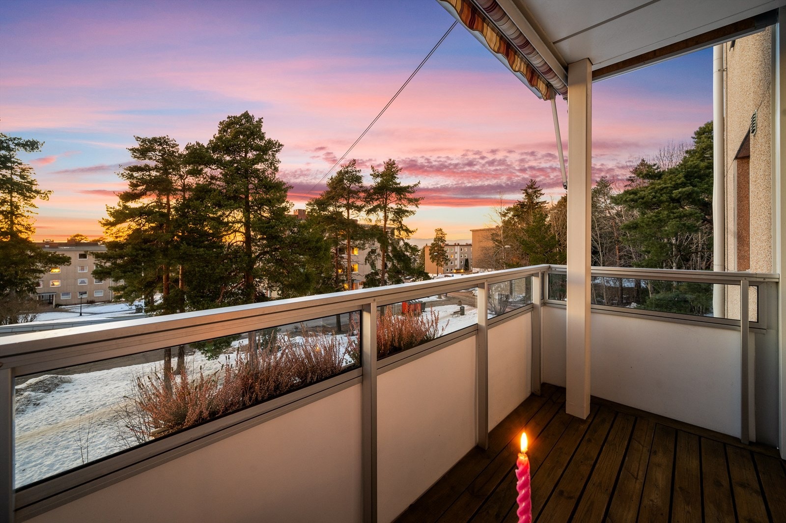 Kveldsstemning ved solnedgang. Galleribilde