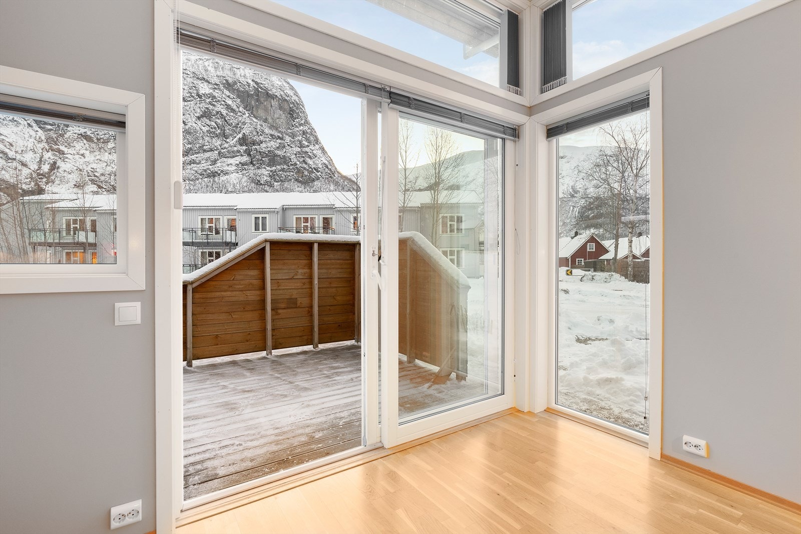 Utgang ut til terrasse Galleribilde