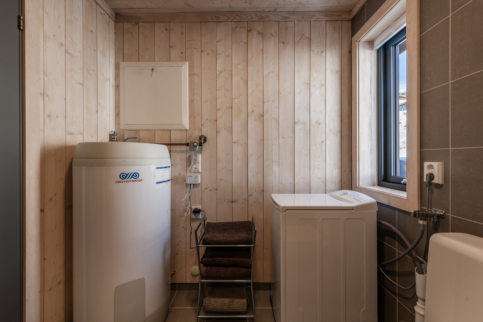 Teknisk bod med opplegg for vaskemaskin. Galleribilde