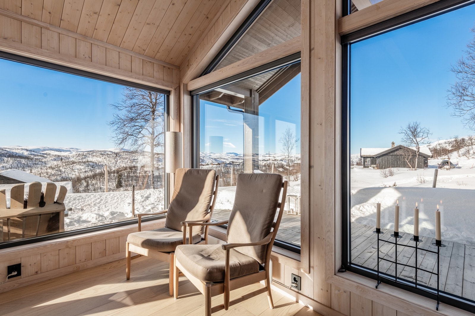 Vinduene slipper inn nydelig lys året rundt. Galleribilde