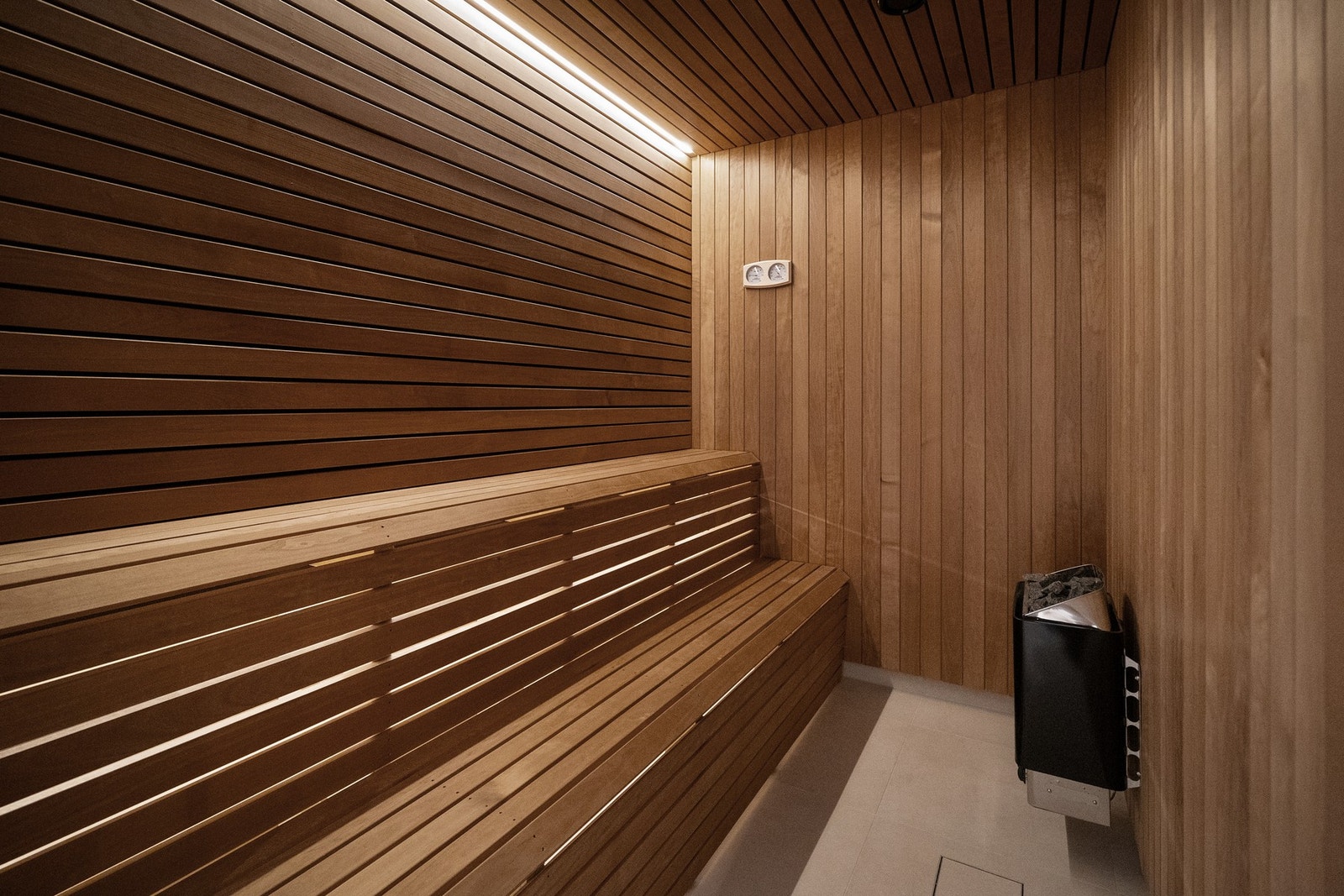 Romslig badstue med inngang fra bad. Galleribilde