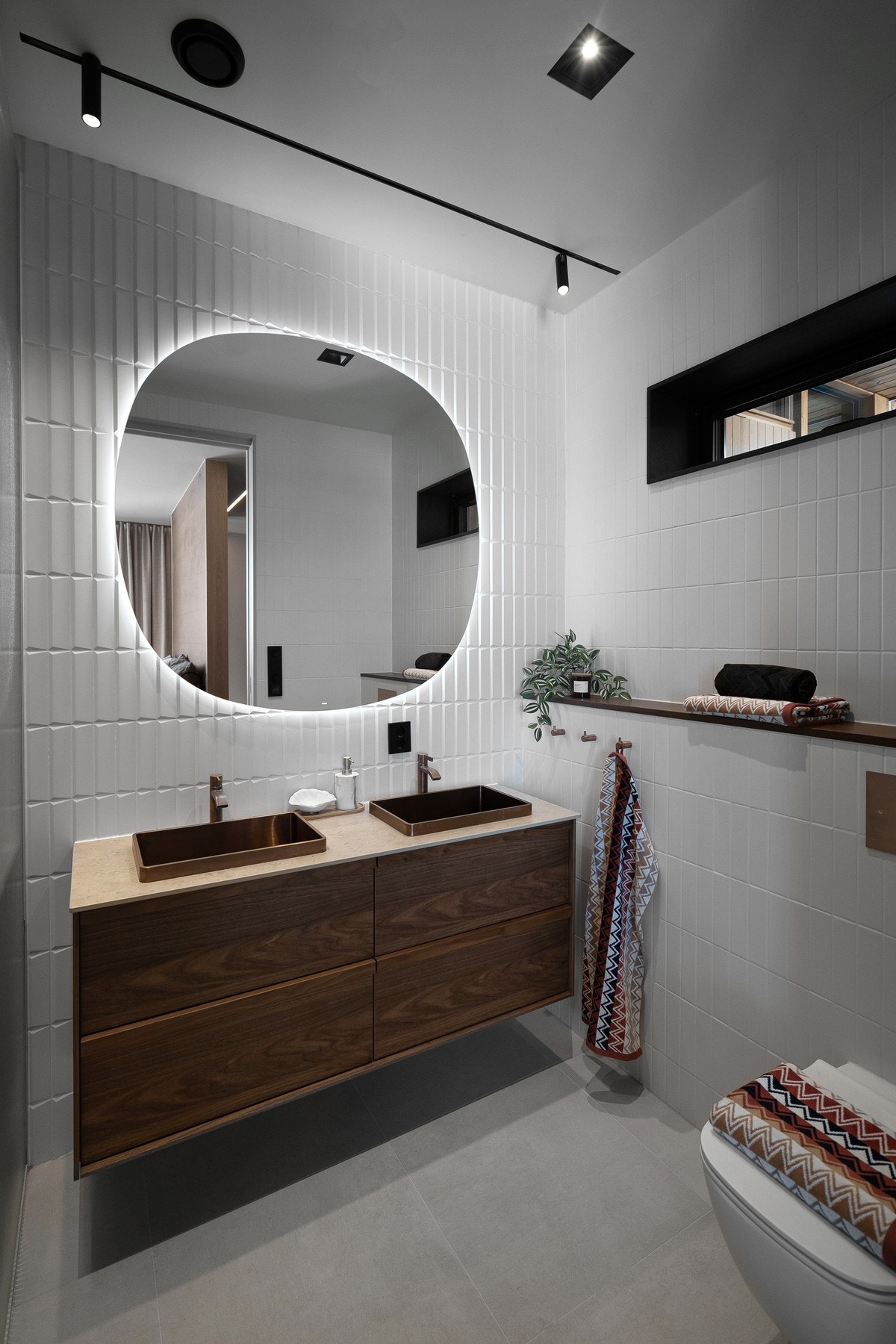 Sanitær og varme arbeid er utført av Ramsøy AS. EL arbeid utført av ELEKTRIKER`N Lillehammer. Flislegging utført av Lillehammer Mur & Flis AS. Galleribilde