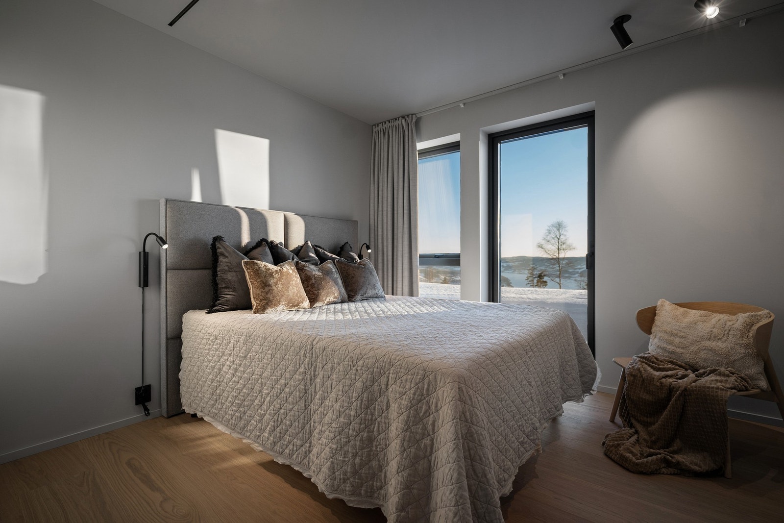 Soverom 1. I underetasjen finner du to gode soverom. Galleribilde