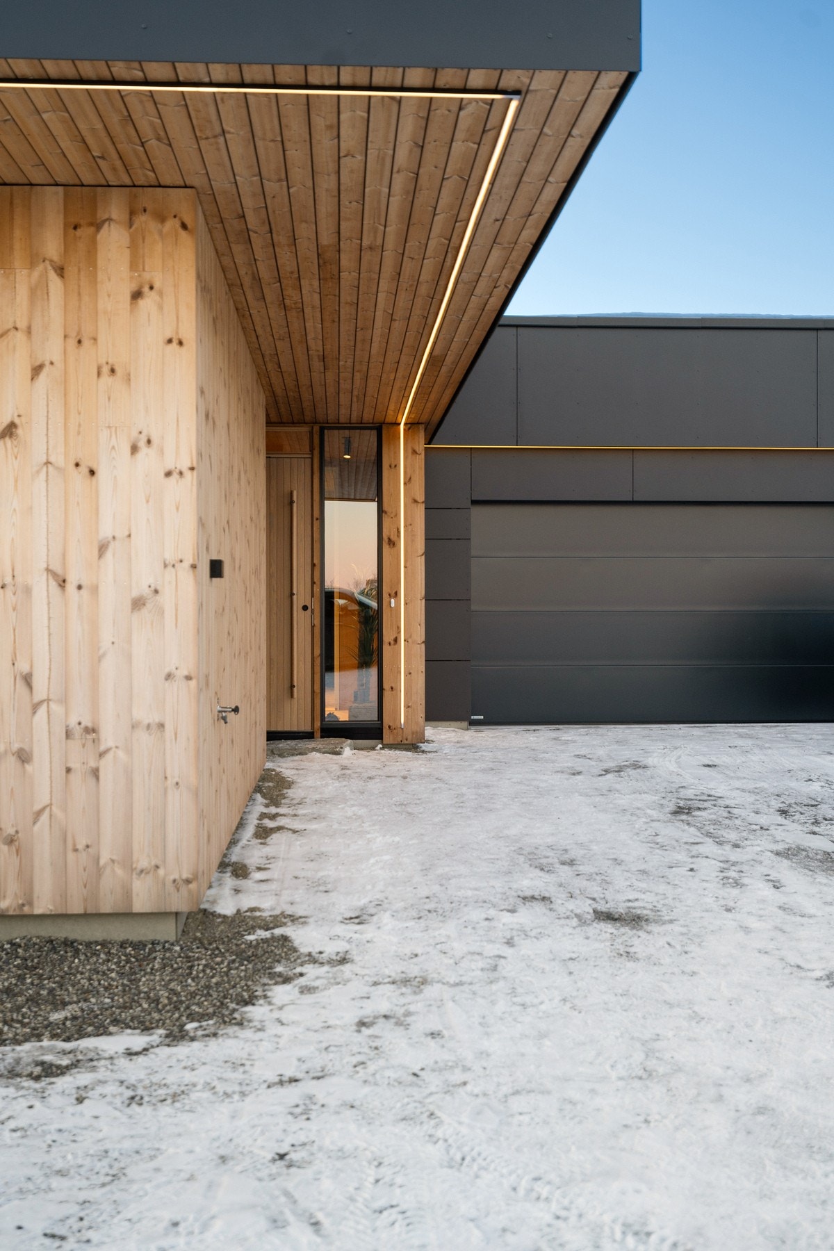 Fasade/gårdsplass. Galleribilde