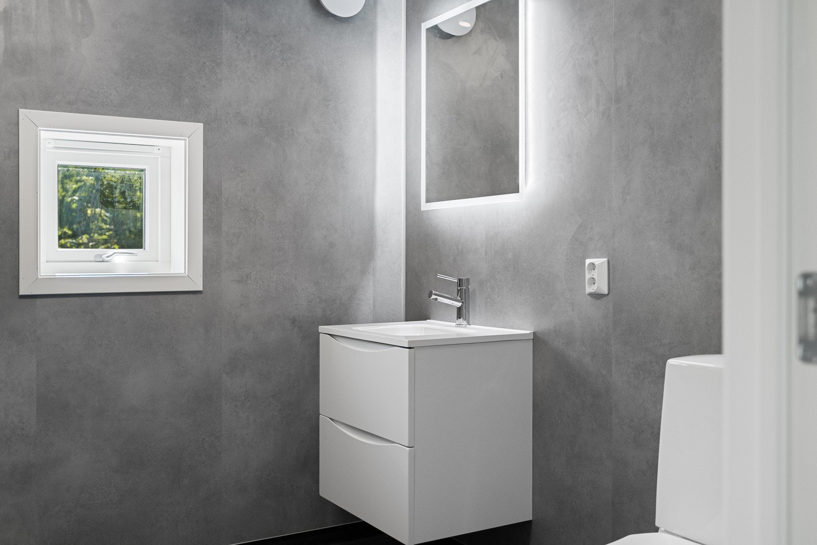 Opplegg til vask- og tørkemaskin på badet Galleribilde