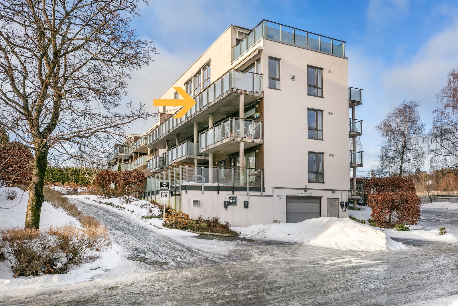 Leiligheten inngår i en moderne bygning oppført i 2007, beliggende i rolige omgivelser med pene internområder Galleribilde