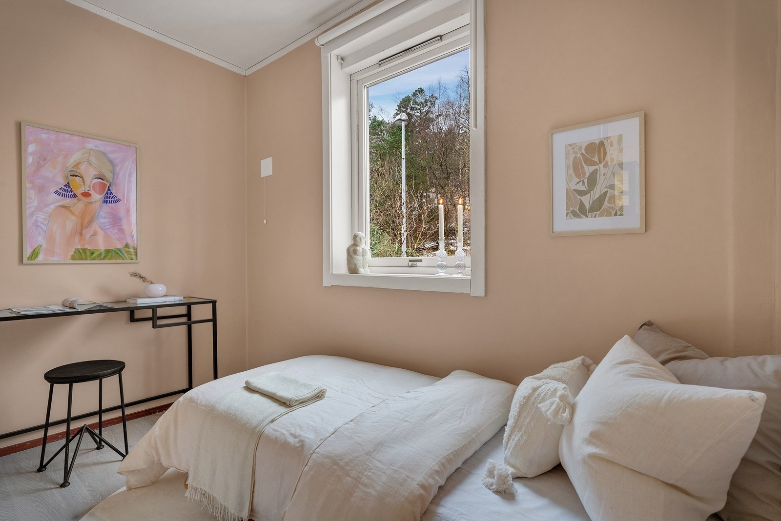 Soverom 2 egner seg ypperlig som barne-/gjesterom Galleribilde