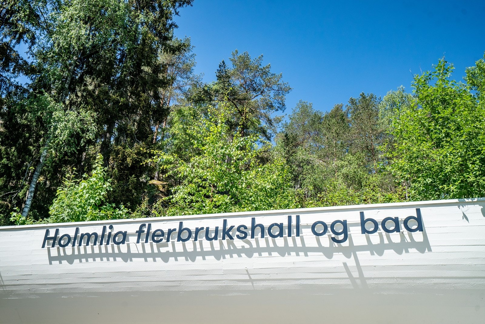 Holmlia flerbrukshall og bad Galleribilde