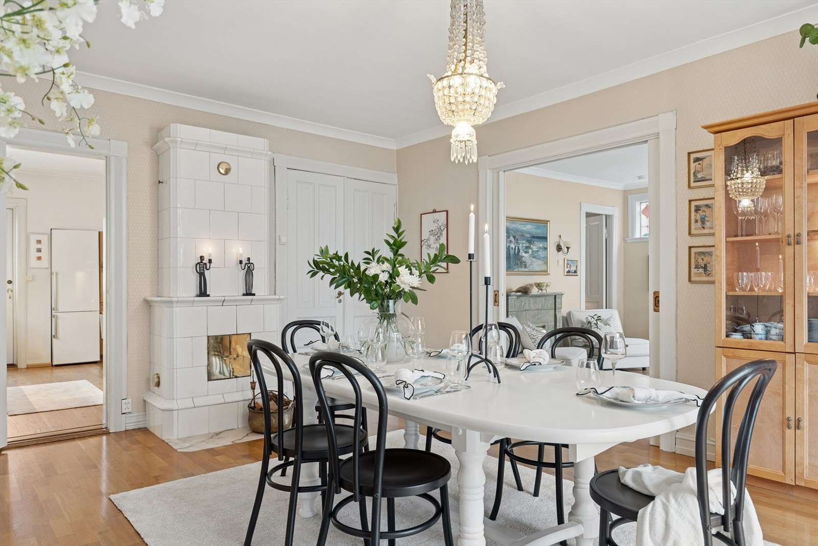 Spisestue. Galleribilde