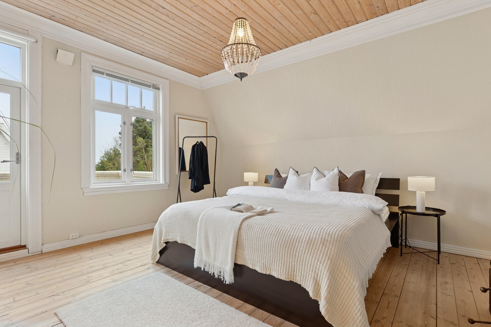 Boligen inneholder 3 soverom - alle beliggende i 2. etasje. Galleribilde