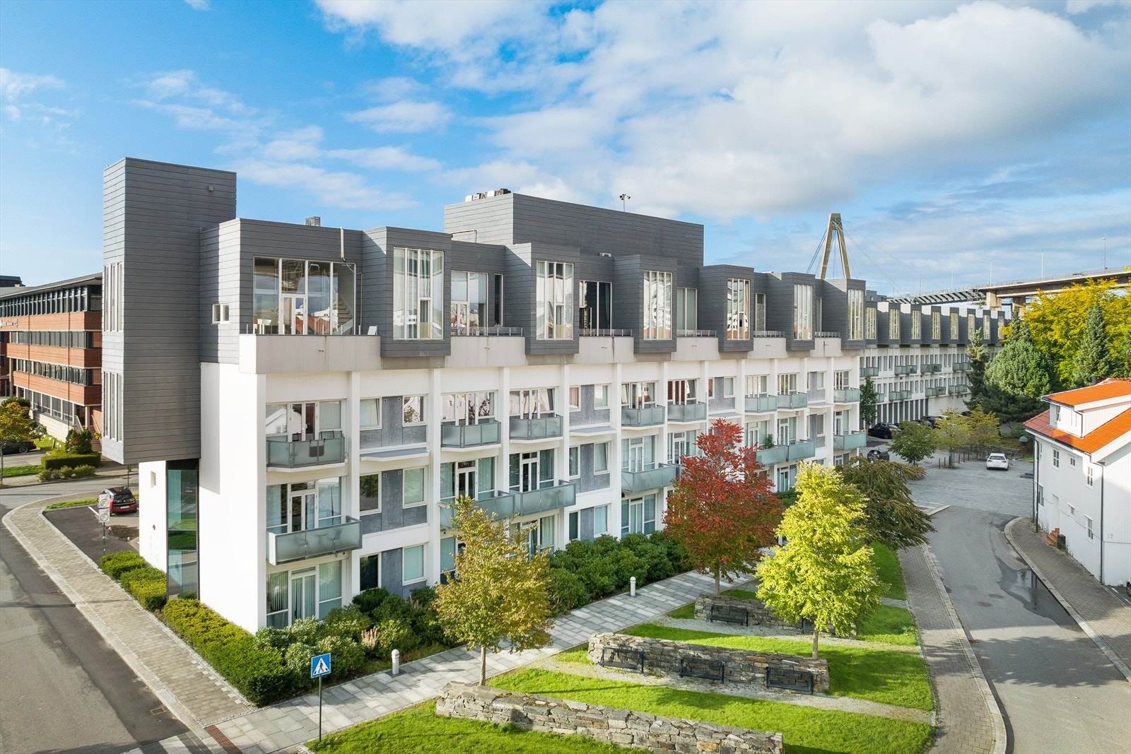 Alt i alt er denne leiligheten en flott kombinasjon av moderne bekvemmeligheter, praktisk design og en beliggenhet som gir en ekte byopplevelse i Stavanger. Galleribilde