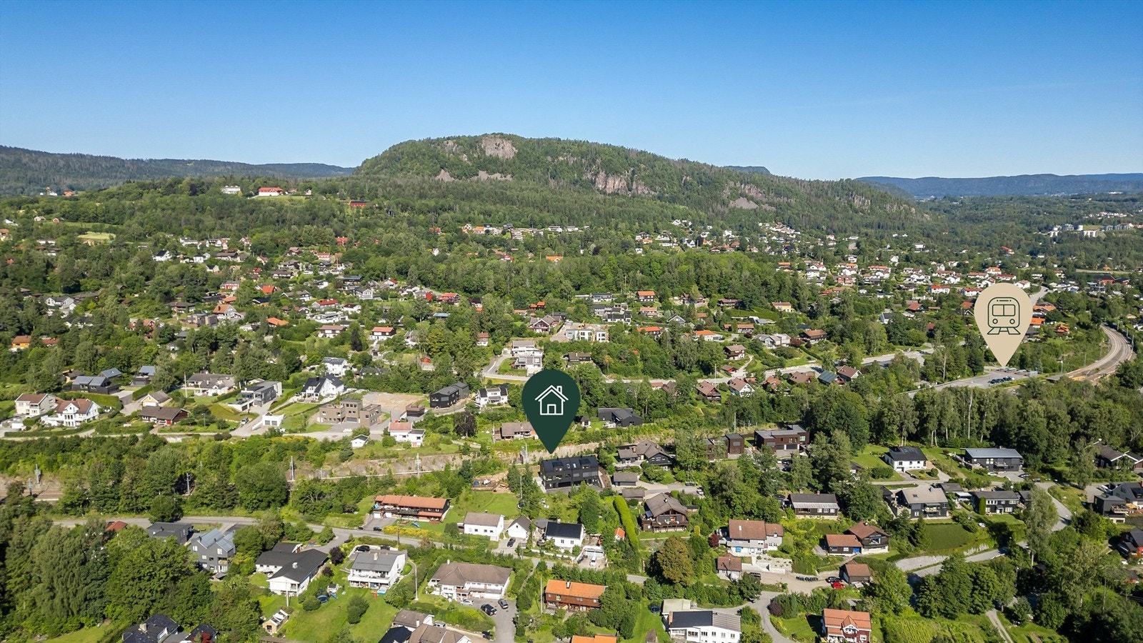 Det er ca. 8 min gange til tog, som enkel tilgang til Asker og Oslo. Galleribilde