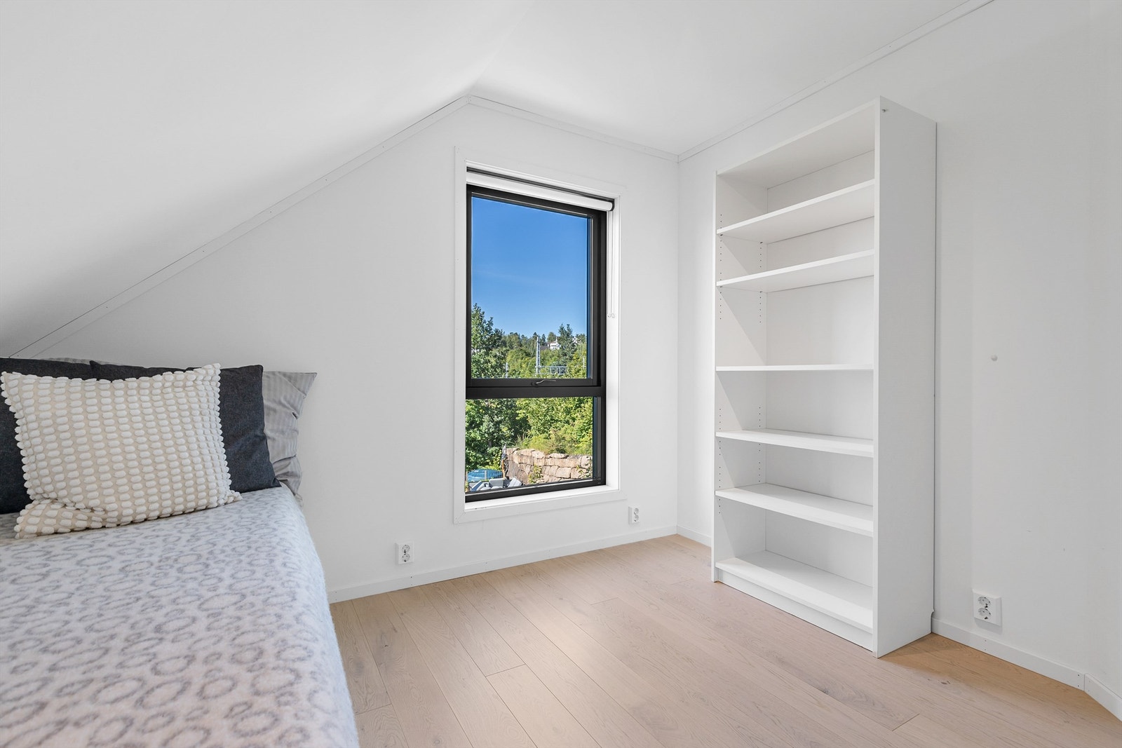 Dette soverommet er perfekt som barnerom eller et gjesterom. Galleribilde