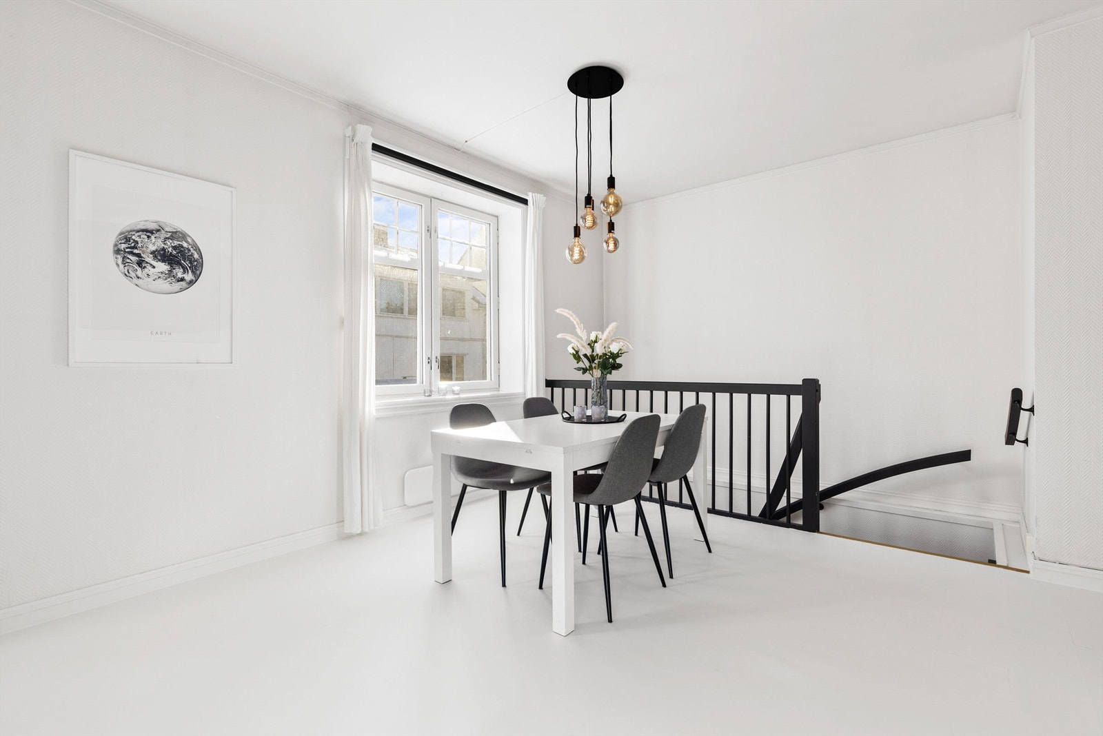 Rommet har en god takhøyde (opptil 2,68 m) som gir en luftig atmosfære Galleribilde