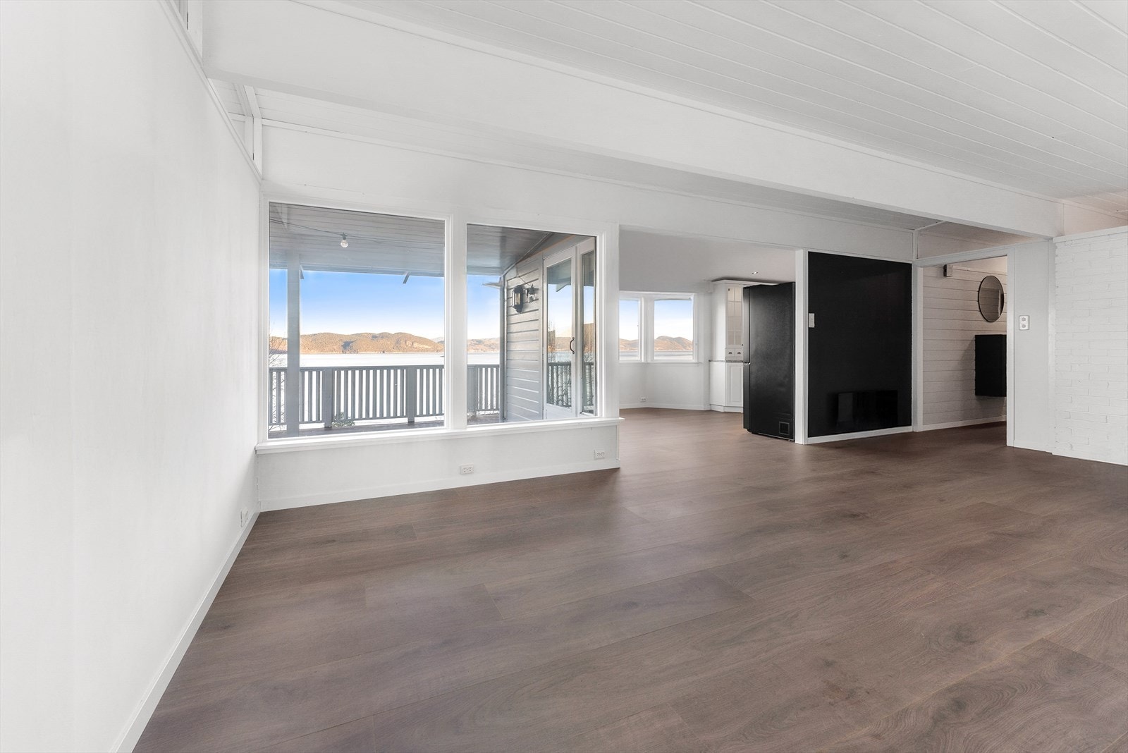 009_Stue mot gang og kjøkken.jpg Galleribilde