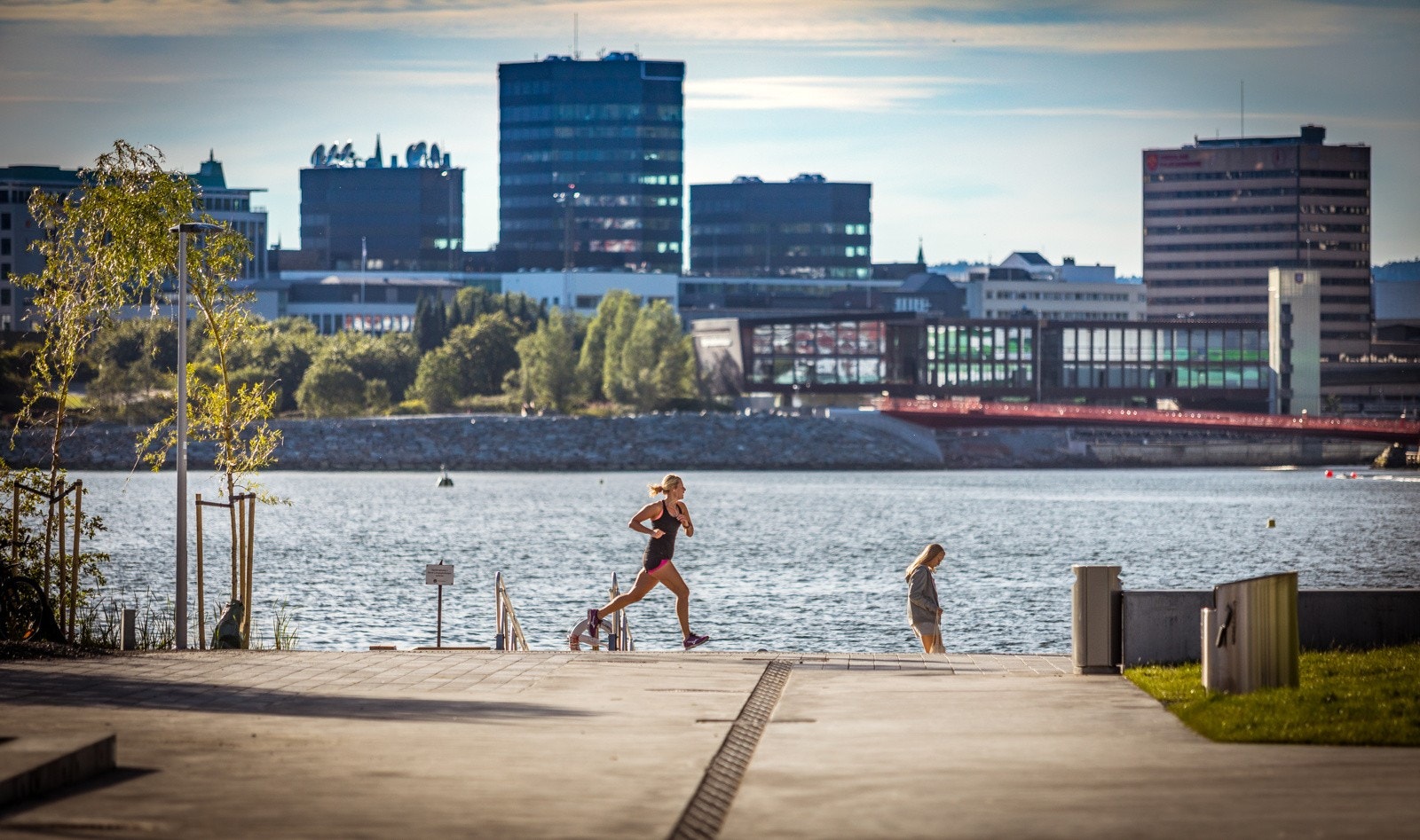 - Her er det også badeplass lenger inne - Galleribilde