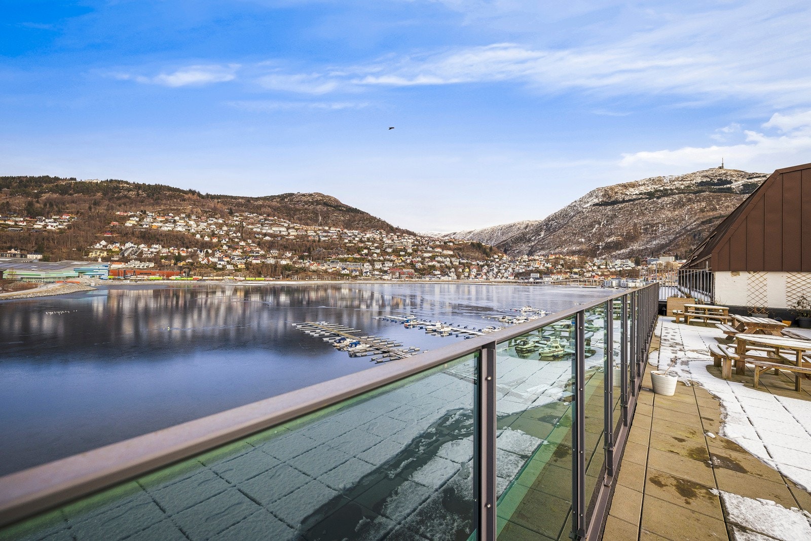 - Det er også kaianlegg i front - Galleribilde