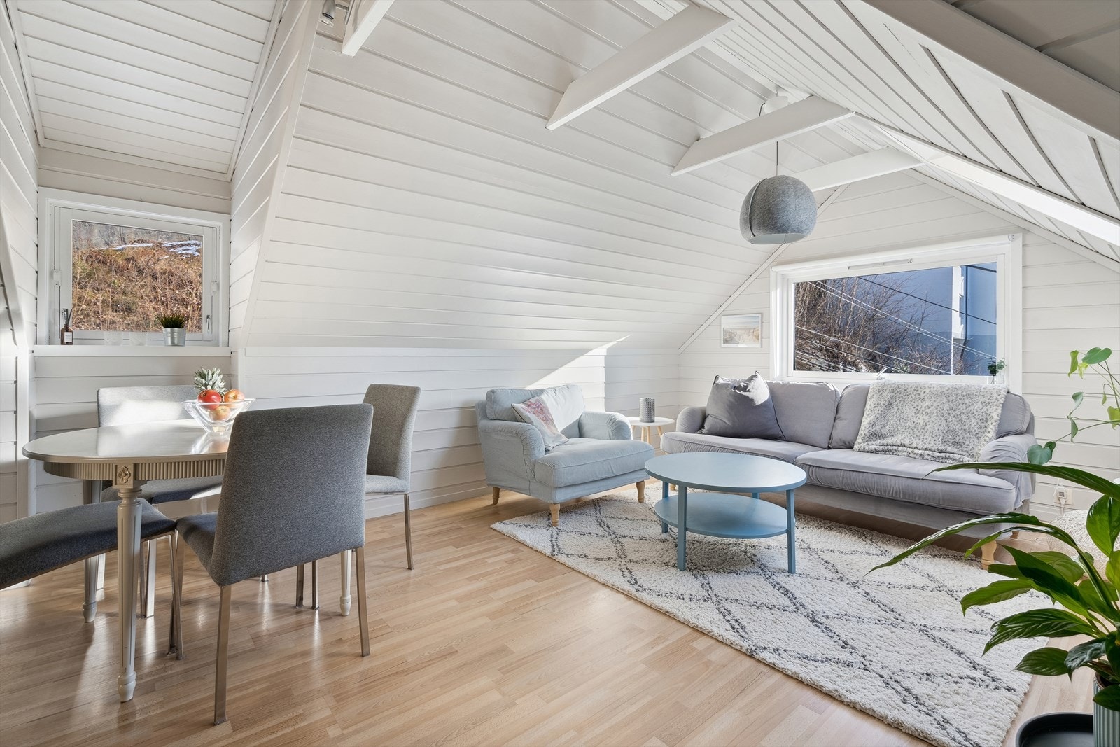 Det er også plass til spisebord mellom kjøkken og stue Galleribilde