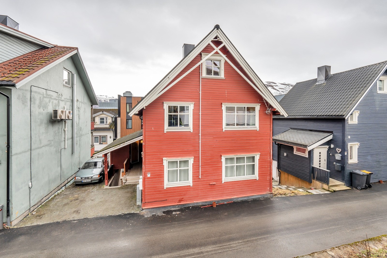 Sjarmerende og stor 2-roms leilighet midt i hjertet av Tromsø by. Galleribilde