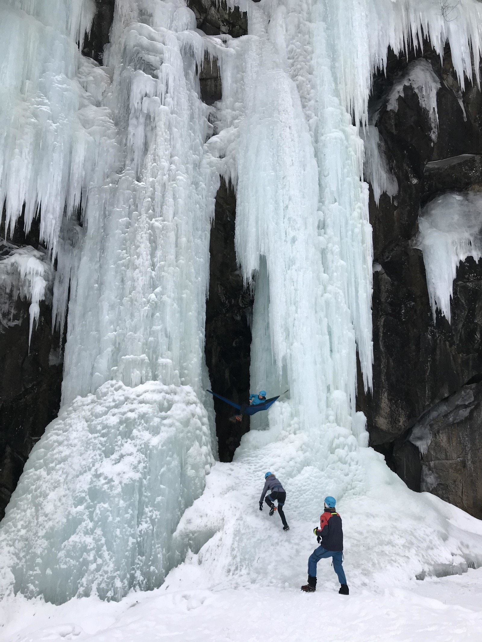 Isklatring på en av Hemsedals fosser. Galleribilde