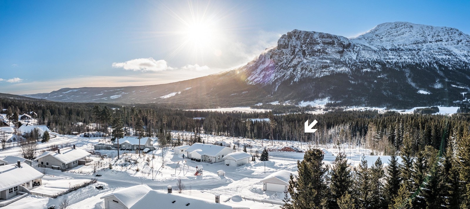 Tomtene har flott utsikt mot Hemsedalsfjella, Hydnefossen og området rundt. Galleribilde