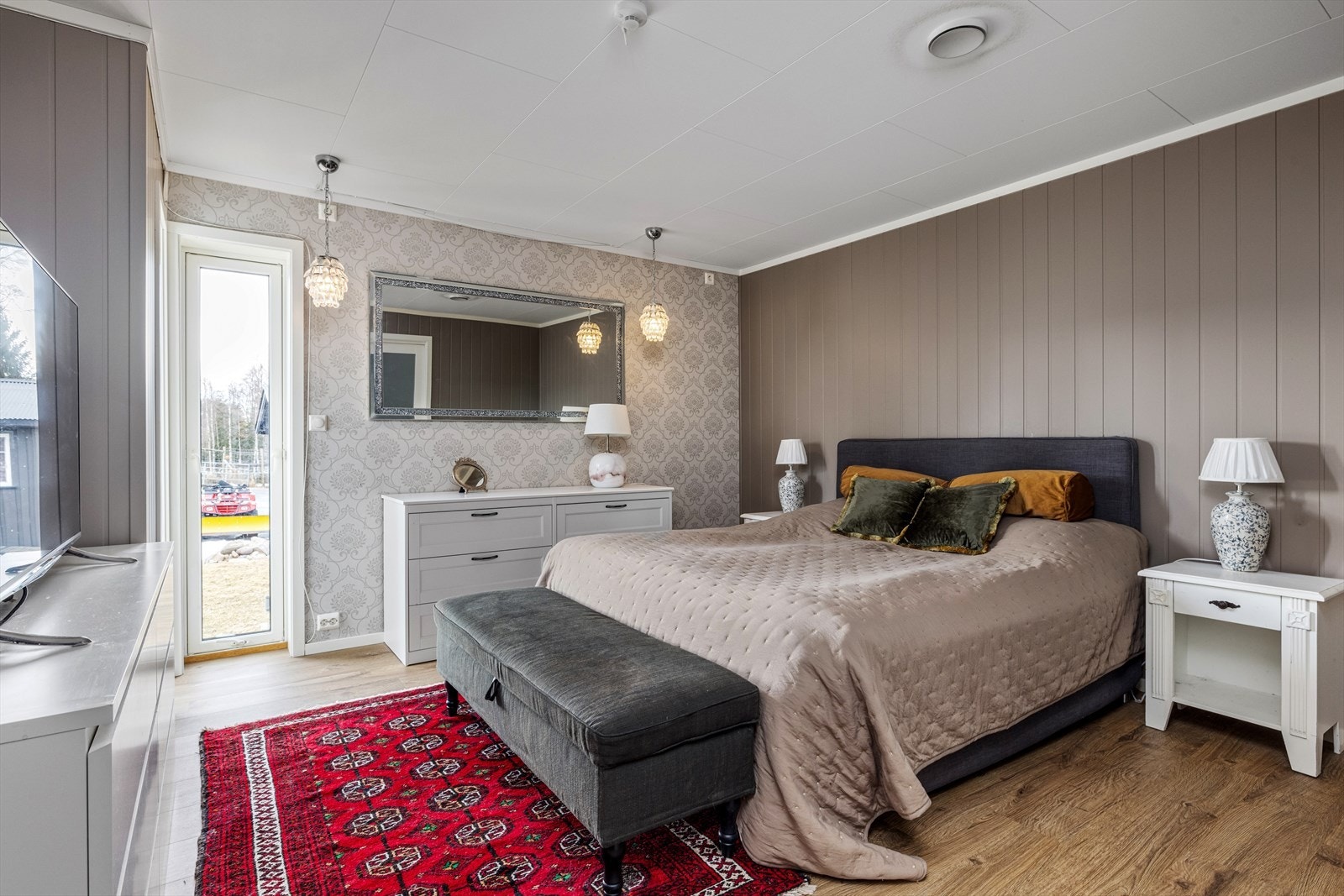 Boligen har til sammen seks soverom. Galleribilde