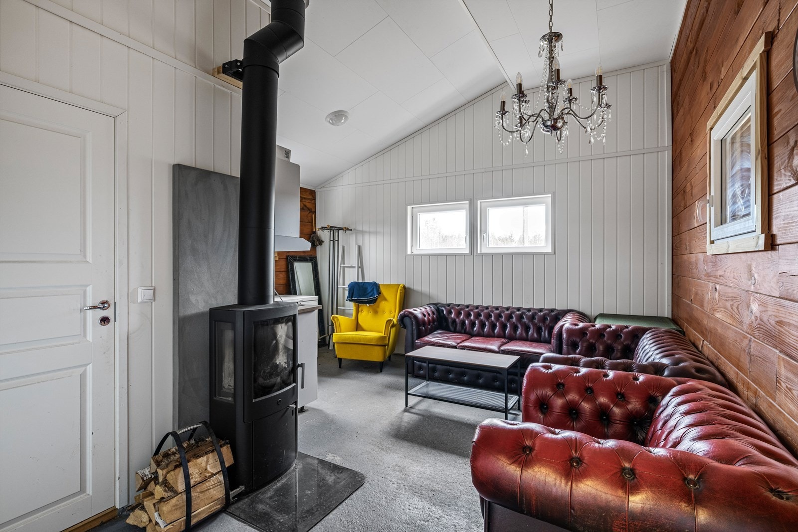 Oppholdsrom i stallen. Galleribilde